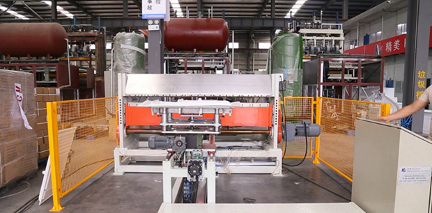 Refrigerator (freezer) box, door trimming machine equipment