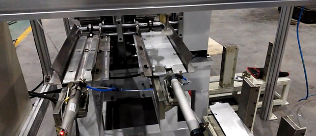 Refrigerator middle and lower partition parts (formed by roll forming machine)