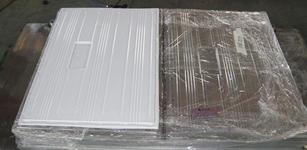 Refrigerator (freezer) door liner vacuum forming mould