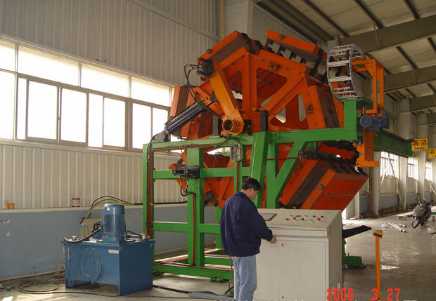 Rotary refrigerator (freezer) door foaming equipment