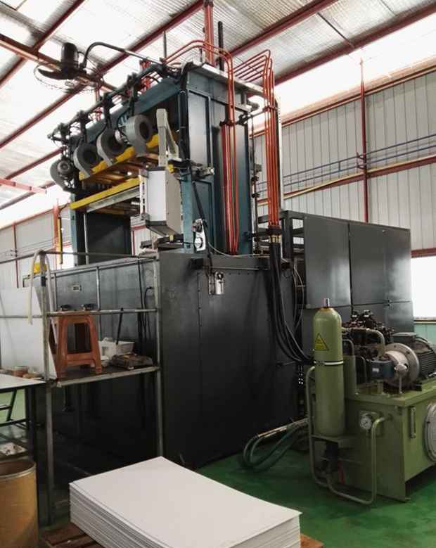 Refrigerator box vacuum blister single station forming equipment